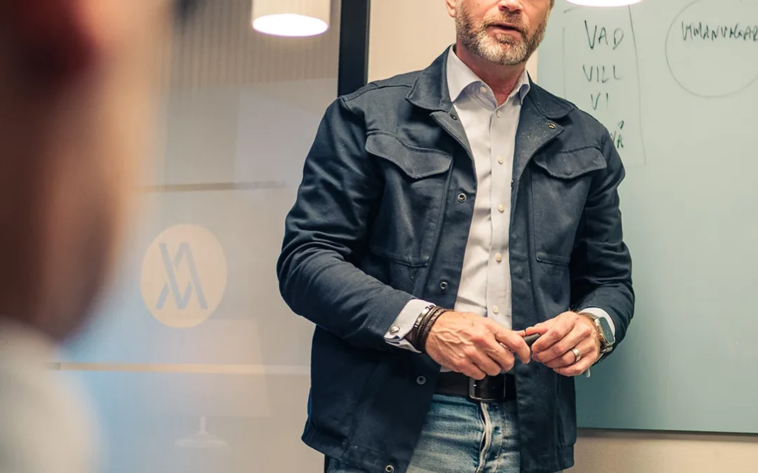 Human is the loop – varför människan blir viktigare, inte mindre